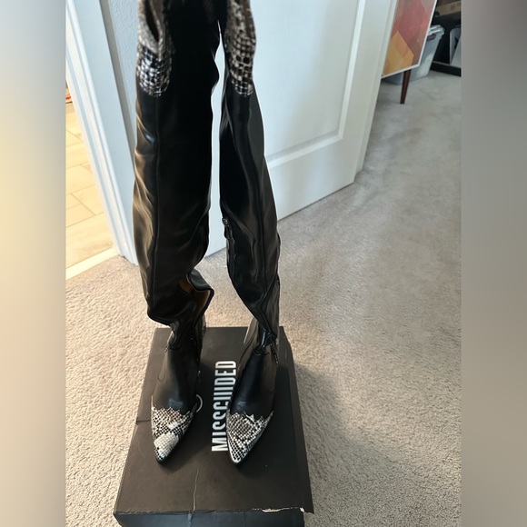 Misguided Thigh high boots - Picture 2 of 4
